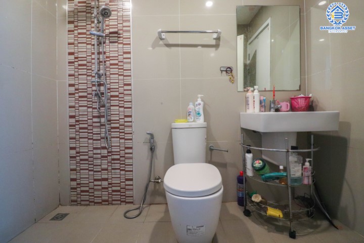 *****ทาวน์เฮ้าส์มือสองย่านนนทบุรี ม.เจซิตี้ รัตนาธิเบศร์-บางบัวทอง หลังมุม! บนเนื้อที่มากถึง 20.5 ตร.ว. ฟังก์ชัน 3 ห้องนอน 2 ห้องน้ำ 2 ที่จอดรถ แถมเฟอร์ฯ บิวท์อิน และ 1 เครื่องดูดควัน บนทำเลเยี่ยม เพียง 15 นาทีก็ถึงรถไฟฟ้าสายสีม่วง "สถานีบางพลู" ใกล้ทางด่วน "กาญจนาภิเษก"